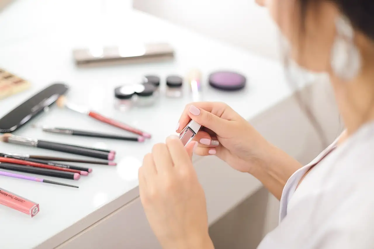 Nachhaltiger Lippenstift: Umweltfreundliche & pflegende